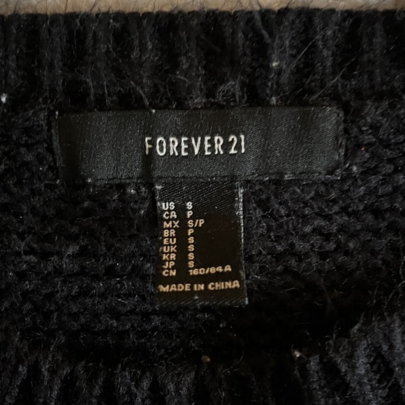 Forever 21 Classic Black Crew Neck Sweater - Picture 2 of 3